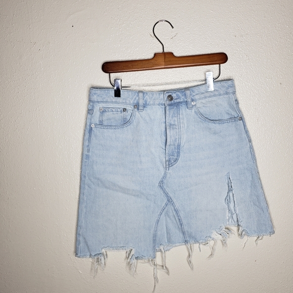 Free People Light Wash Denim Jean Shorts - Picture 1 of 5